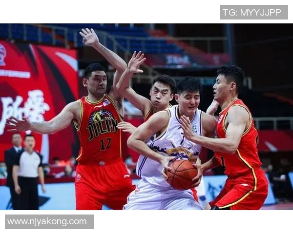 成都排球队以100分领跑大师赛积分榜展现强劲实力